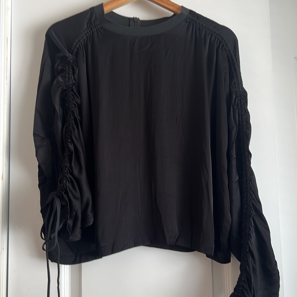 Long sleeves top